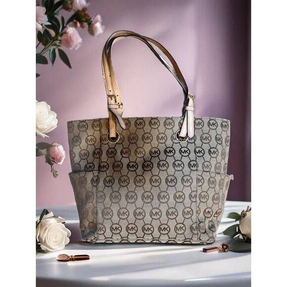 Michael Kors Signature Jet Set‎ Tote Bag Monogram Canvas Leather Handles Beige - Picture 1 of 16